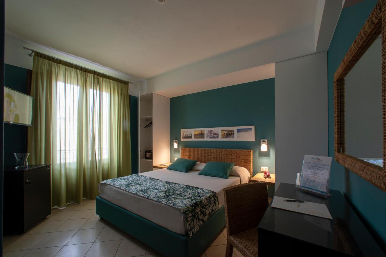 Insula Hotel 3*